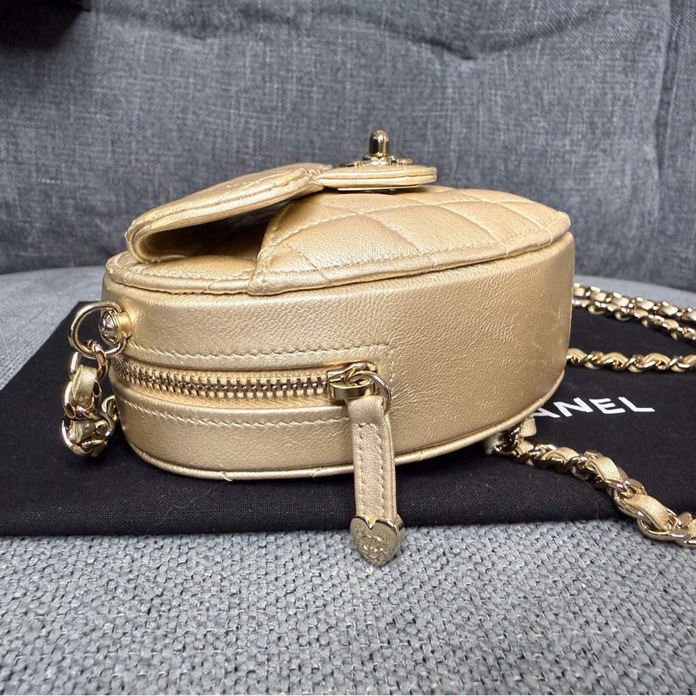 CHANEL mini heart flap bag lambskin crossbody - Picture 9 of 14